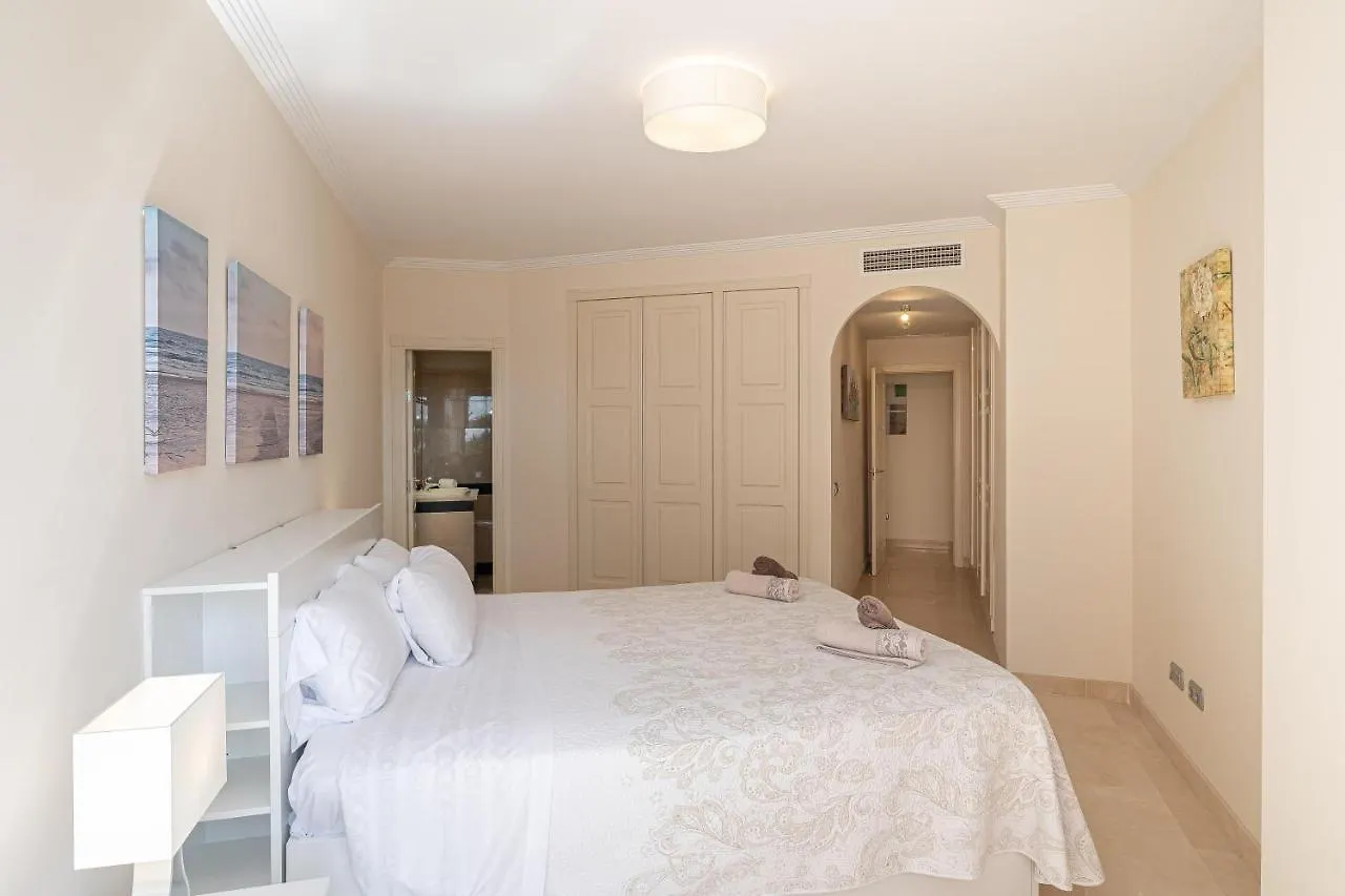 Magnifico Apartamento De 3 Dormitorios En Riviera Andaluza Estepona