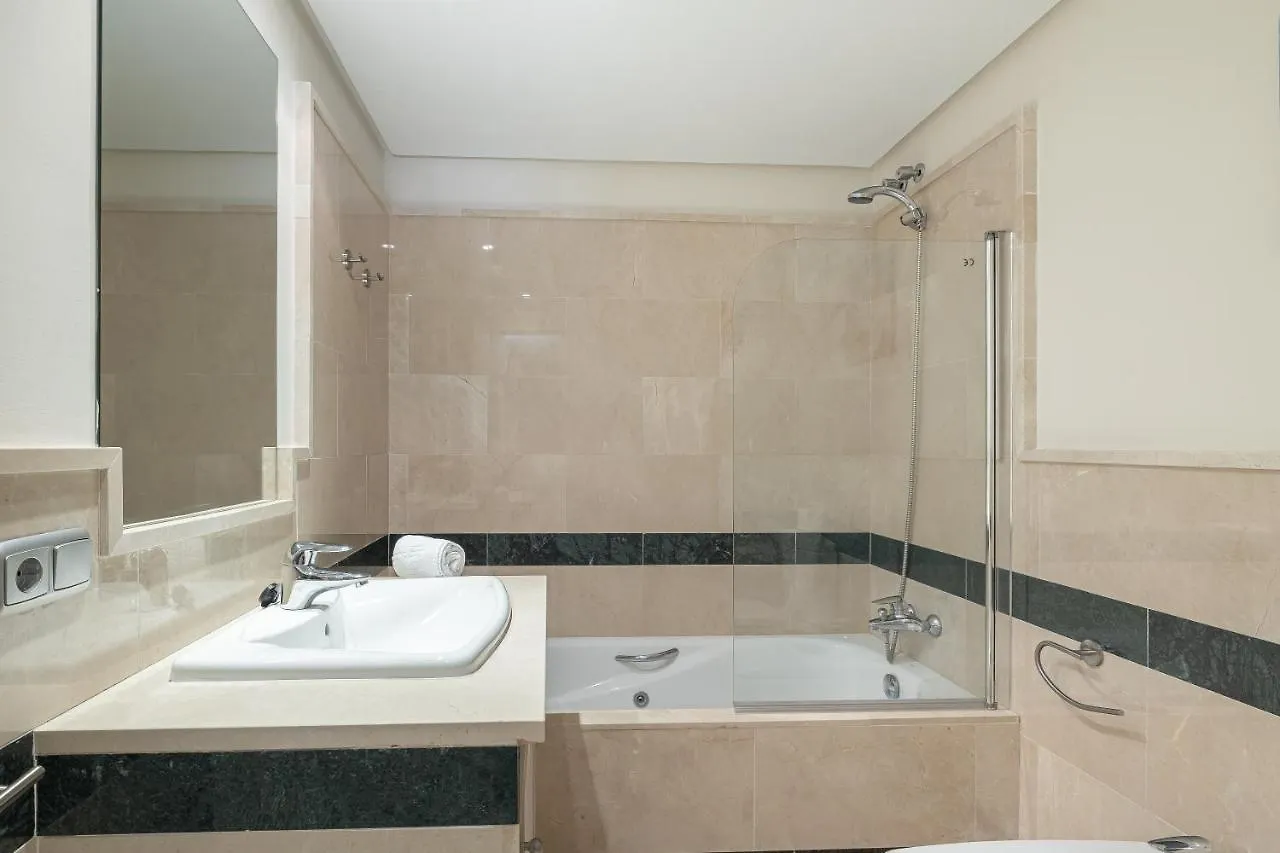 Magnifico Apartamento De 3 Dormitorios En Riviera Andaluza Estepona 0*,